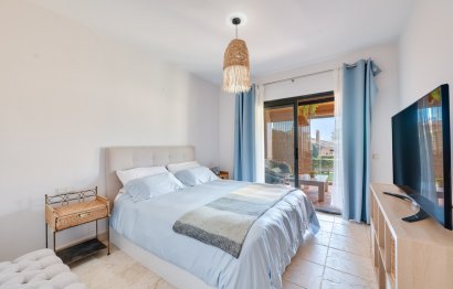 Resale - Apartment - Middle Floor Apartment - Estepona - Estepona Centro