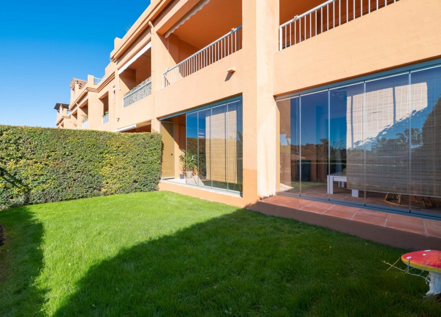 Resale - Apartment - Middle Floor Apartment - Estepona - Estepona Centro