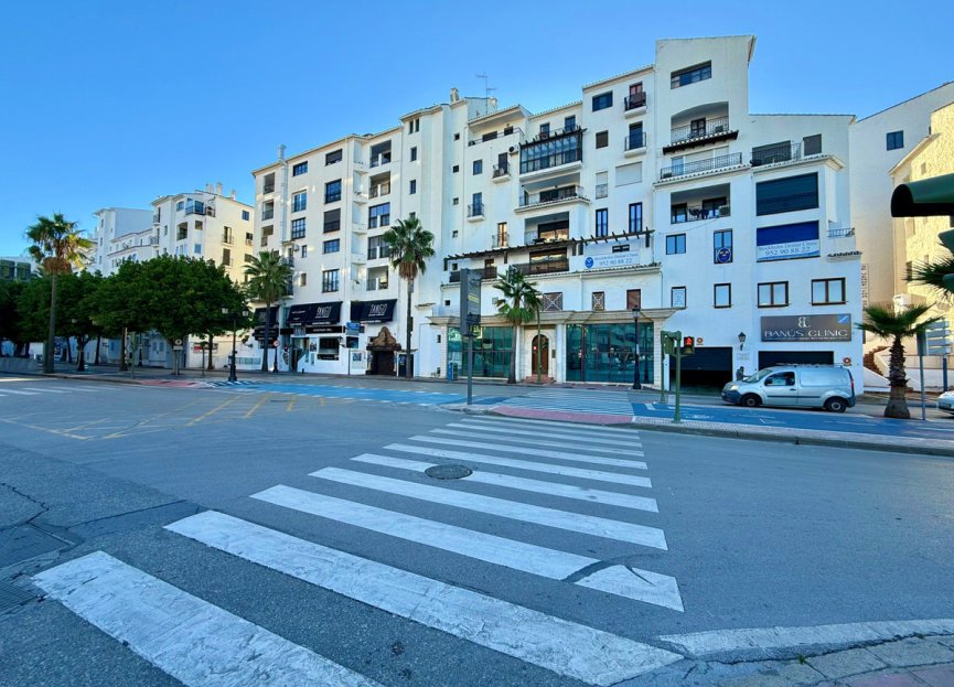 Resale - Apartment - Middle Floor Apartment - Marbella - Puerto Banús