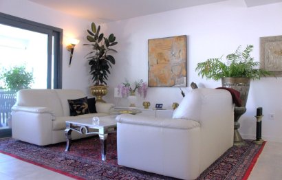 Resale - Apartment - Middle Floor Apartment - Estepona - Estepona Centro