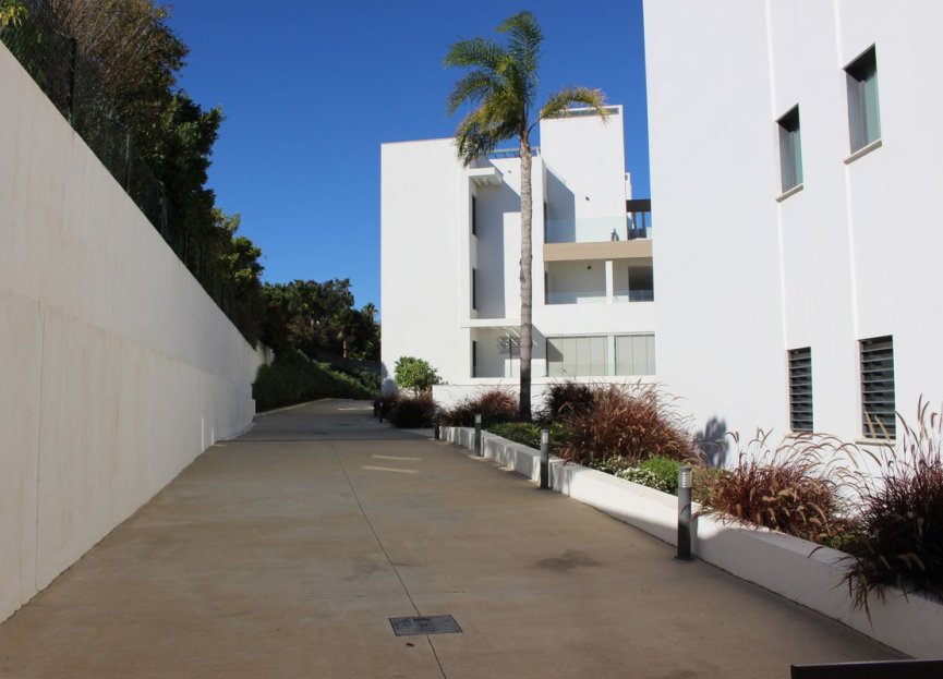 Resale - Apartment - Middle Floor Apartment - Estepona - Estepona Centro