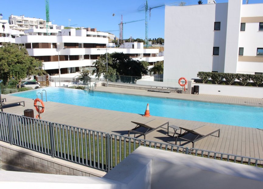 Resale - Apartment - Middle Floor Apartment - Estepona - Estepona Centro