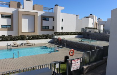 Resale - Apartment - Middle Floor Apartment - Estepona - Estepona Centro