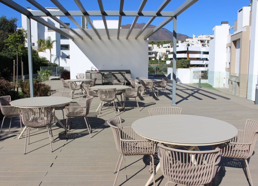 Resale - Apartment - Middle Floor Apartment - Estepona - Estepona Centro