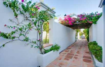 Resale - House - Townhouse - Estepona - Estepona Centro