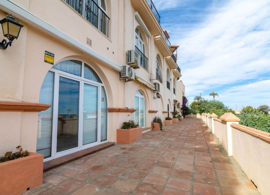 Resale - House - Townhouse - Estepona - Estepona Centro