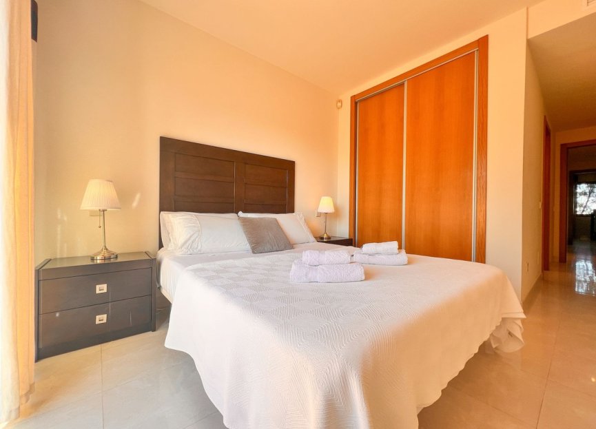 Resale - Apartment - Middle Floor Apartment - Estepona - Estepona Centro