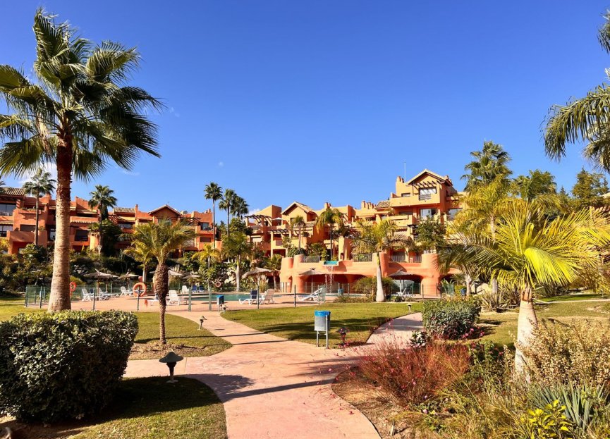 Resale - Apartment - Middle Floor Apartment - Estepona - Estepona Centro