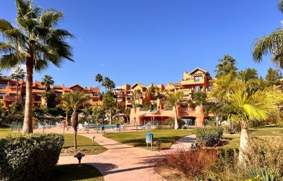 Resale - Apartment - Middle Floor Apartment - Estepona - Estepona Centro