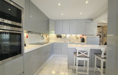 Resale - Apartment - Middle Floor Apartment - Marbella - Marbella Centro