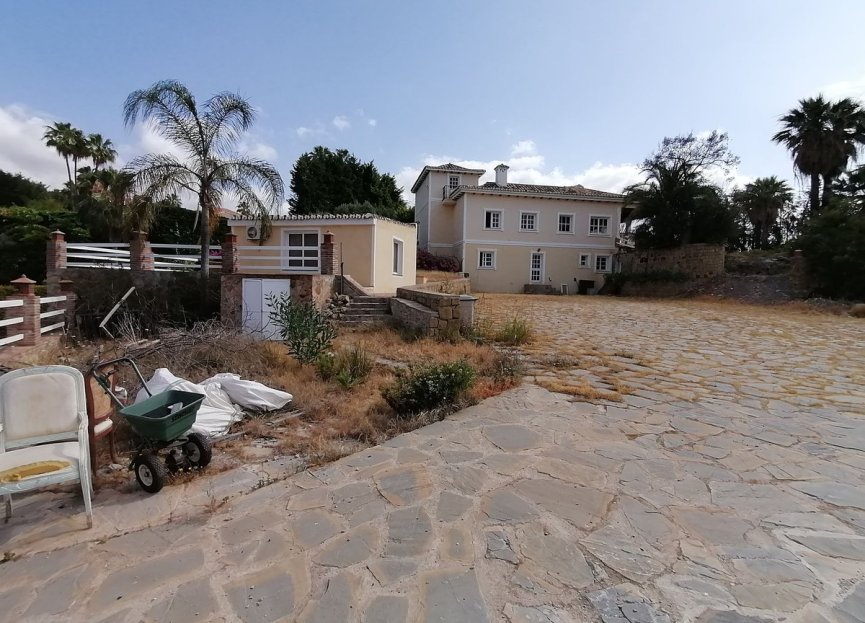 Resale - House - Detached Villa - Benahavís - La Quinta