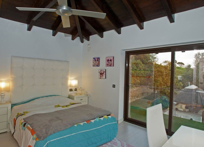 Resale - House - Detached Villa - Marbella - Nueva Andalucia