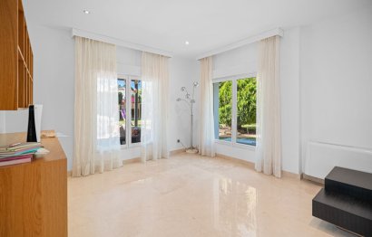 Resale - House - Detached Villa - Marbella - Guadalmina Baja