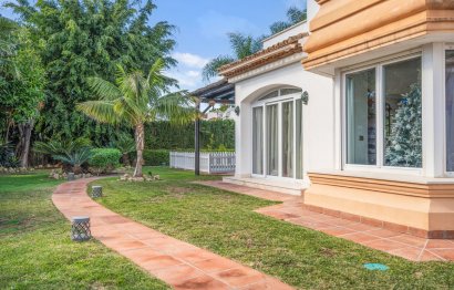 Resale - House - Detached Villa - Marbella - Guadalmina Baja