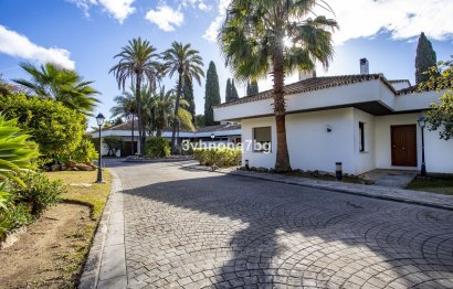 Resale - House - Detached Villa - Marbella - Guadalmina Baja