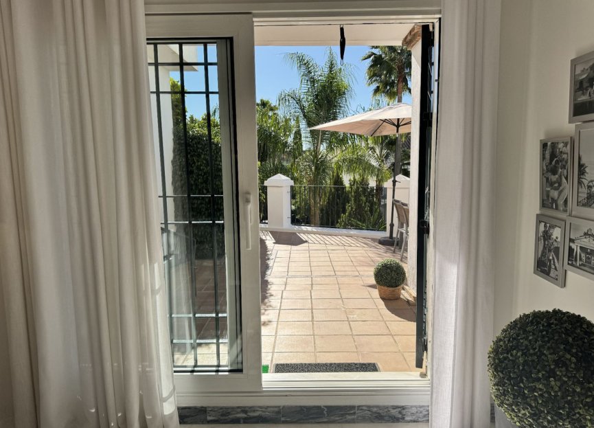 Resale - Apartment - Ground Floor Apartment - Marbella - Nueva Andalucia