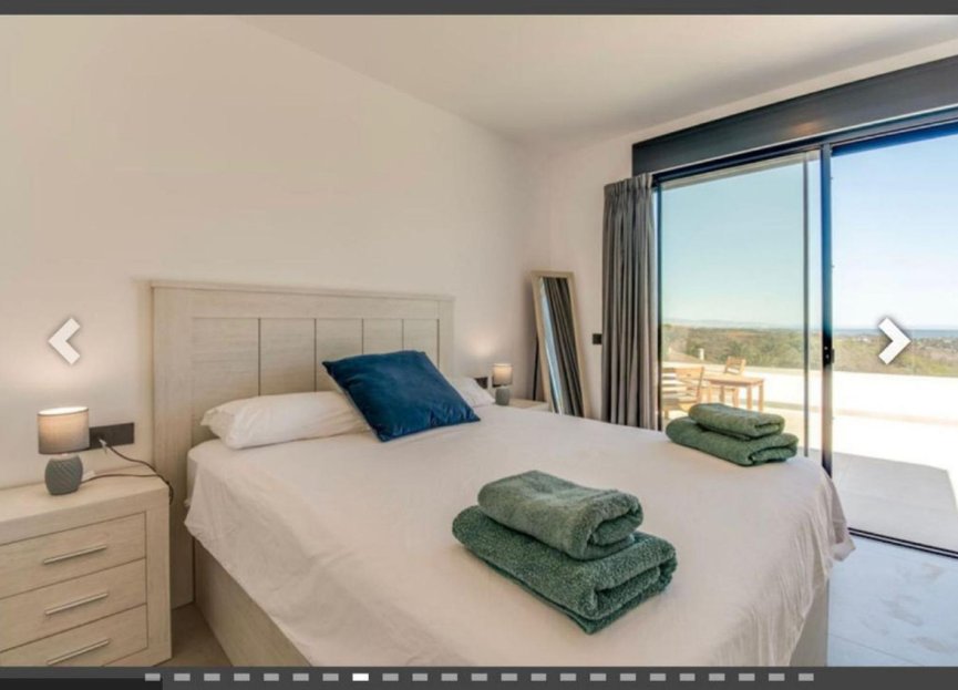 Resale - Apartment - Penthouse Duplex - Estepona - Estepona Centro