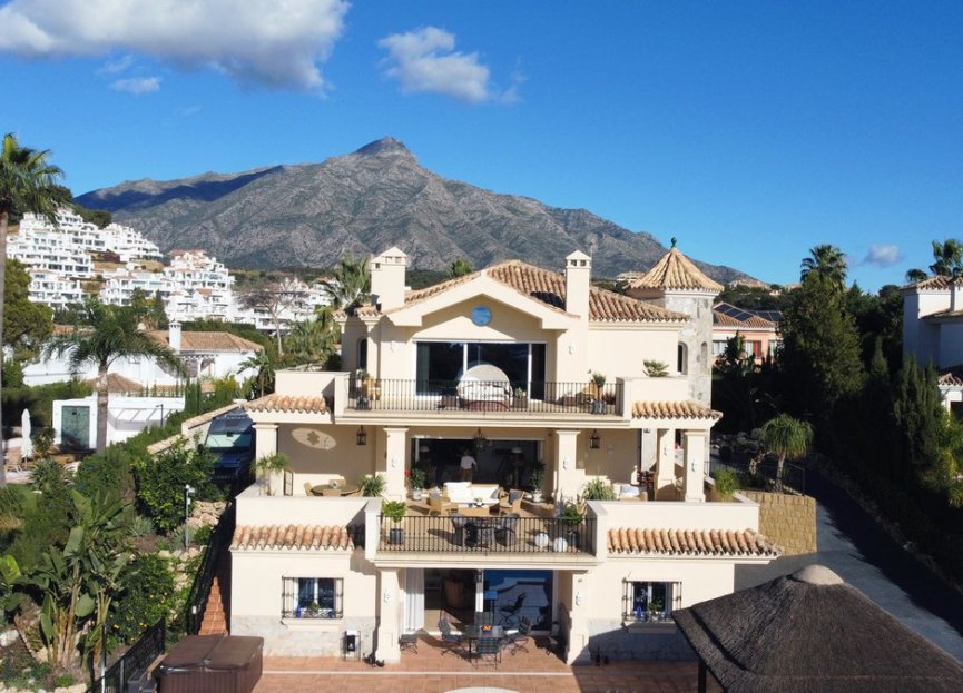 Resale - House - Detached Villa - Marbella - Nueva Andalucia