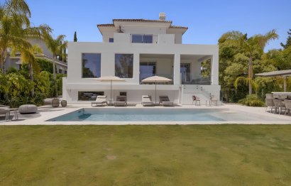 Resale - House - Detached Villa - Estepona - Atalaya