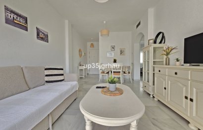 Resale - Apartment - Middle Floor Apartment - Estepona - Estepona Centro