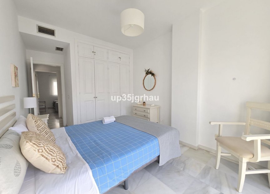 Resale - Apartment - Middle Floor Apartment - Estepona - Estepona Centro