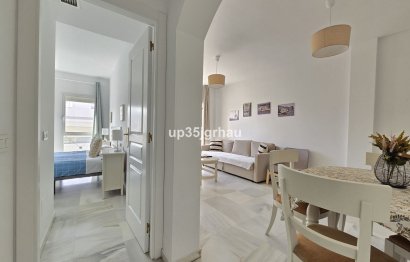 Resale - Apartment - Middle Floor Apartment - Estepona - Estepona Centro