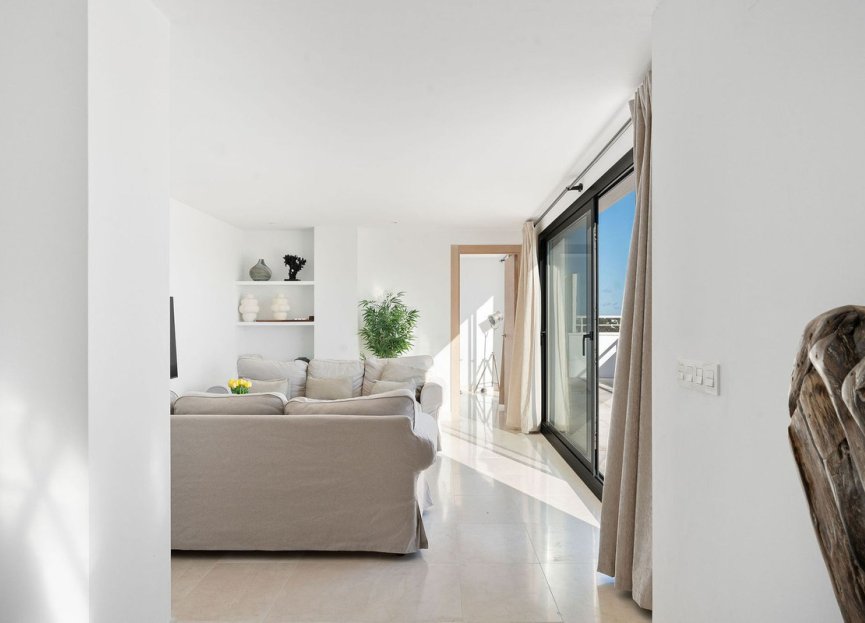 Resale - Apartment - Penthouse - Estepona - Estepona Centro