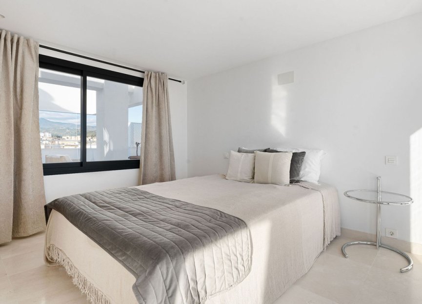 Resale - Apartment - Penthouse - Estepona - Estepona Centro