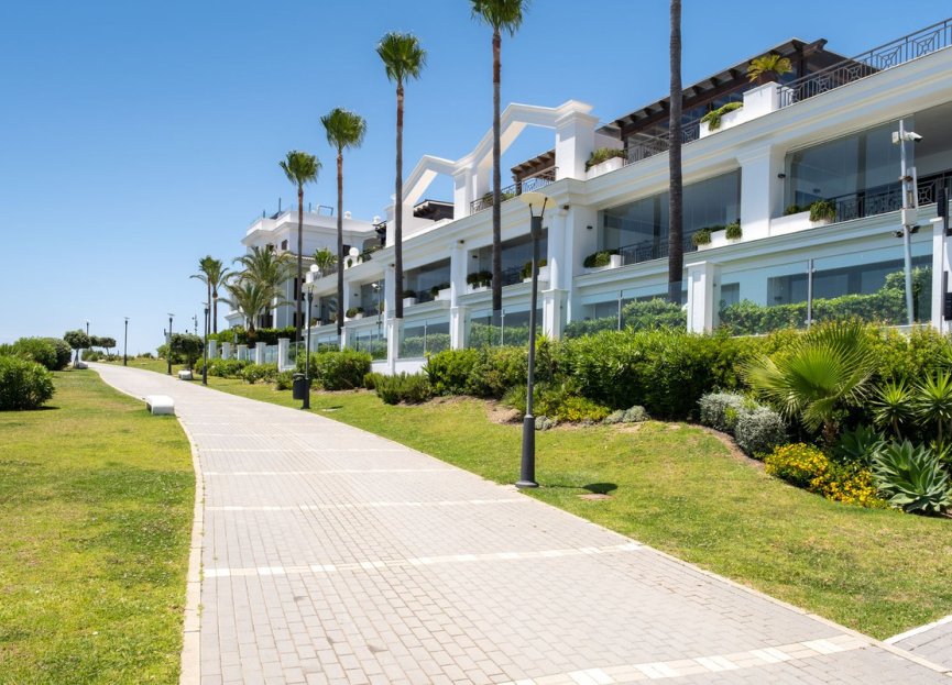 Resale - Apartment - Middle Floor Apartment - Estepona - Estepona Centro