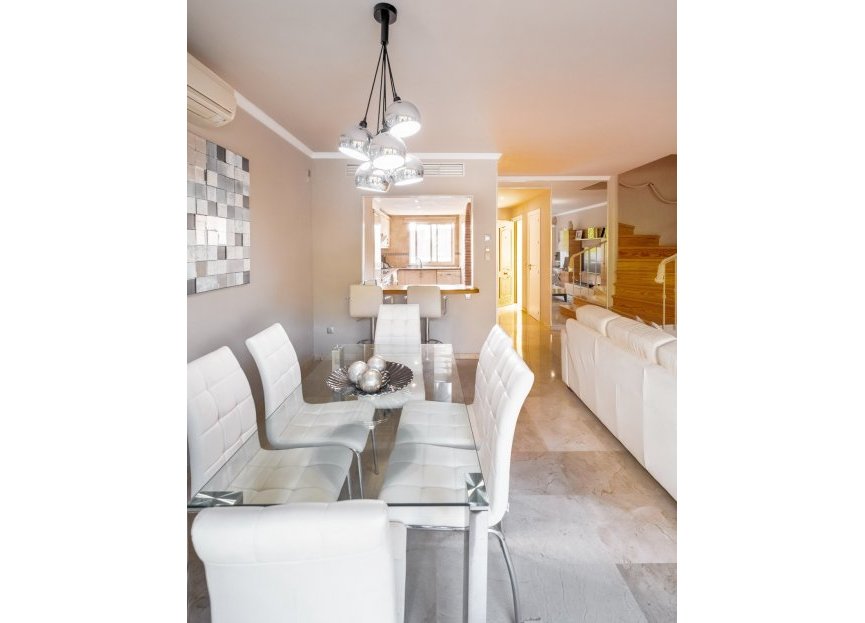 Resale - Apartment - Penthouse - Marbella - Nueva Andalucia