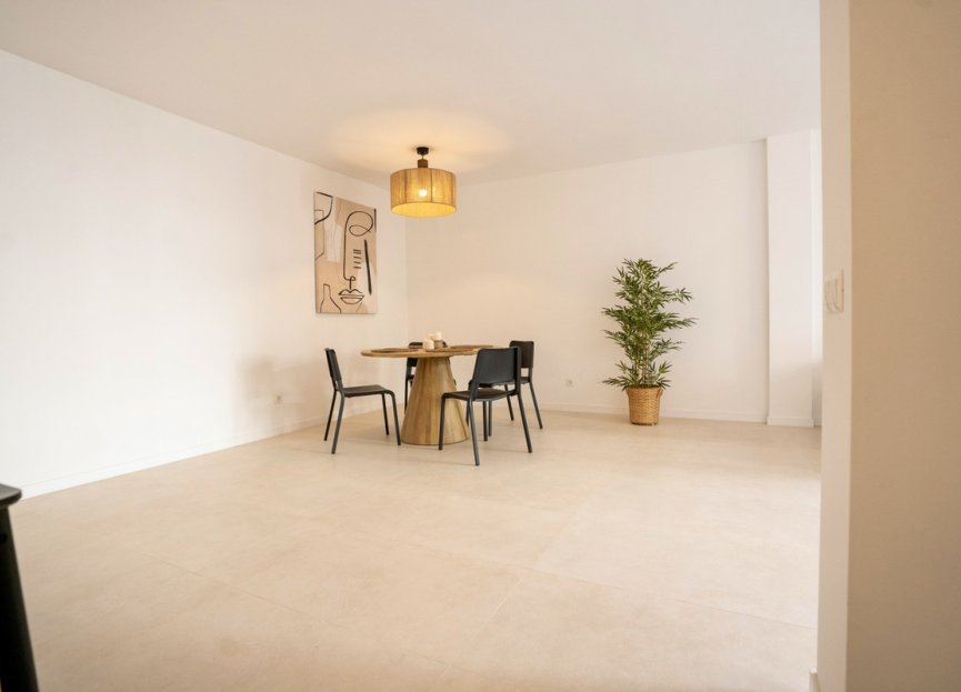 Resale - Apartment - Middle Floor Apartment - Marbella - Nueva Andalucia