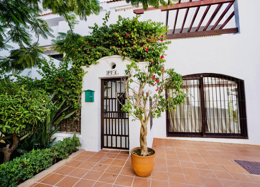 Resale - Apartment - Middle Floor Apartment - Marbella - Nueva Andalucia