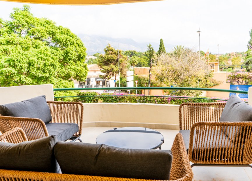 Resale - Apartment - Middle Floor Apartment - Marbella - Nueva Andalucia