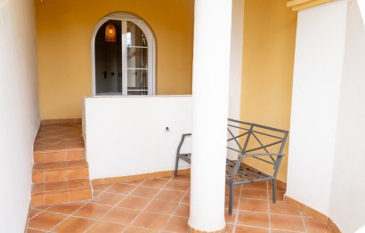 Resale - Apartment - Middle Floor Apartment - Marbella - Nueva Andalucia