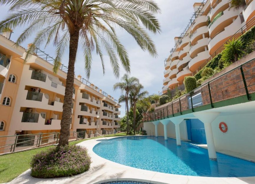 Resale - Apartment - Middle Floor Apartment - Marbella - Nueva Andalucia