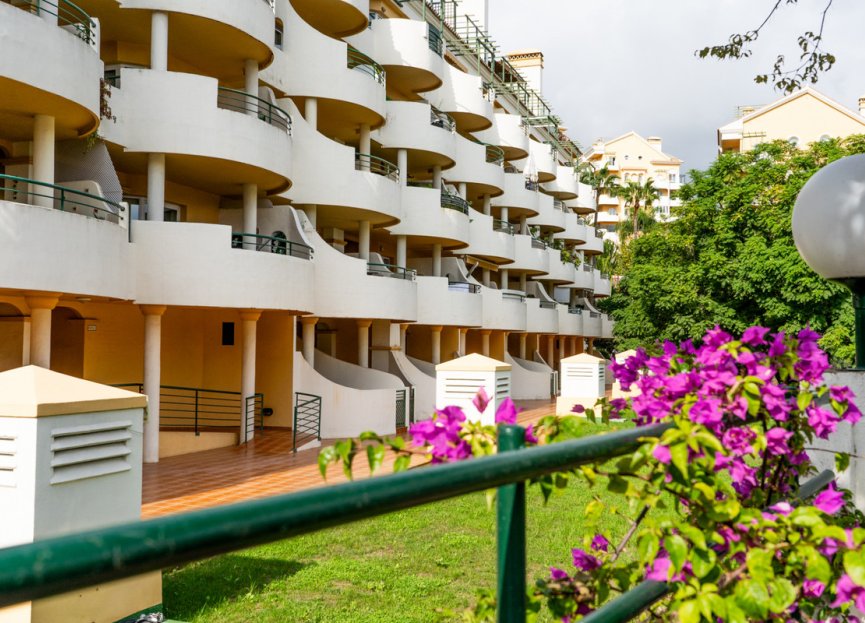 Resale - Apartment - Middle Floor Apartment - Marbella - Nueva Andalucia