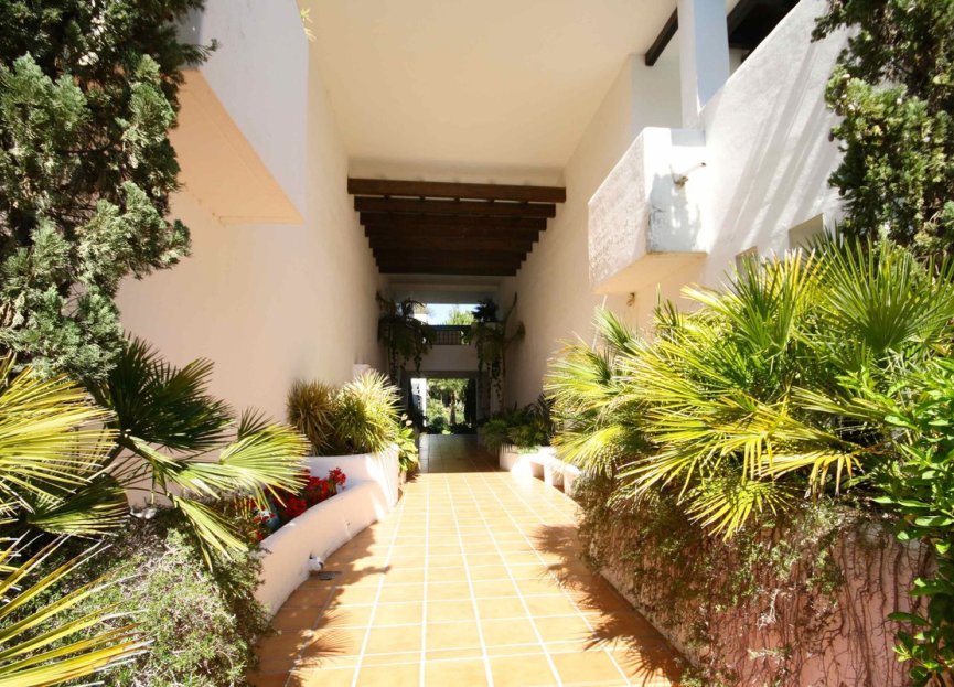 Resale - Apartment - Middle Floor Apartment - Marbella - Río Real