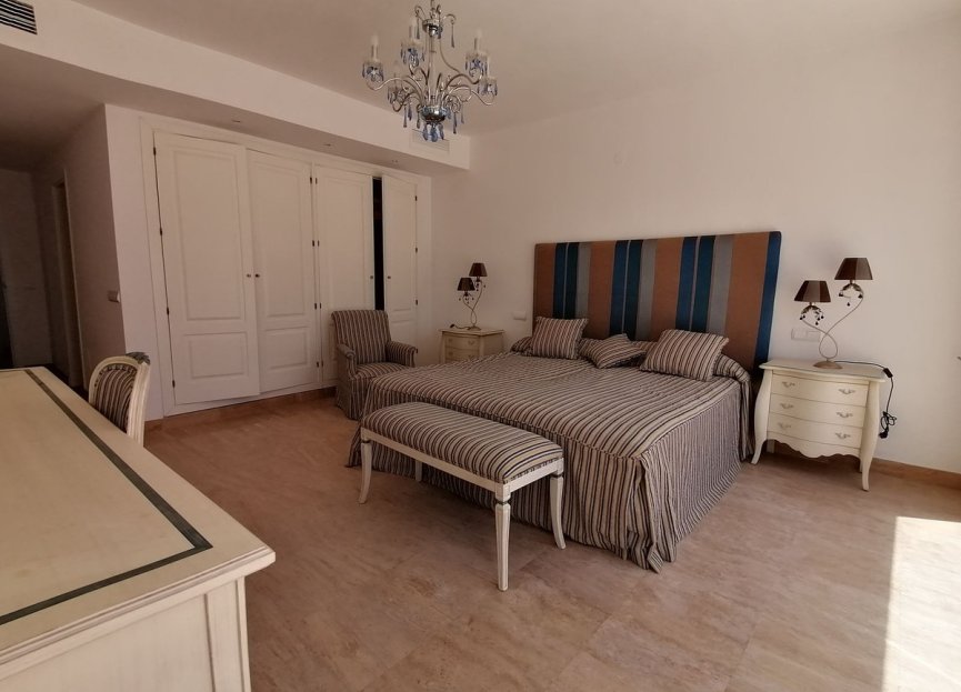 Resale - Apartment - Middle Floor Apartment - Marbella - Río Real