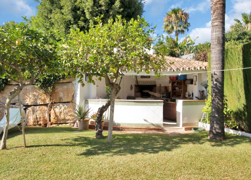 Resale - House - Detached Villa - Marbella - Nagüeles