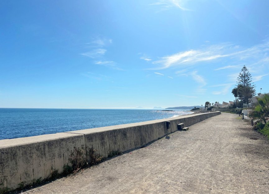 Resale - Apartment - Penthouse - Estepona - Estepona Centro