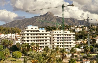 Resale - Apartment - Middle Floor Apartment - Marbella - Nueva Andalucia