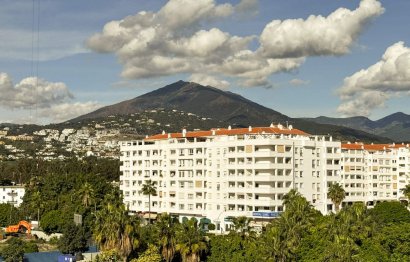 Resale - Apartment - Middle Floor Apartment - Marbella - Nueva Andalucia