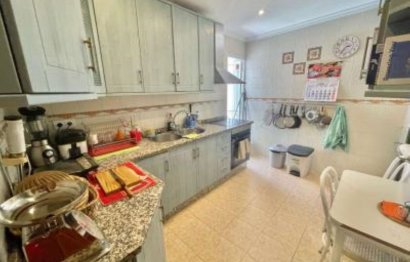 Resale - House - Detached Villa - Fuengirola - Fuengirola Centro