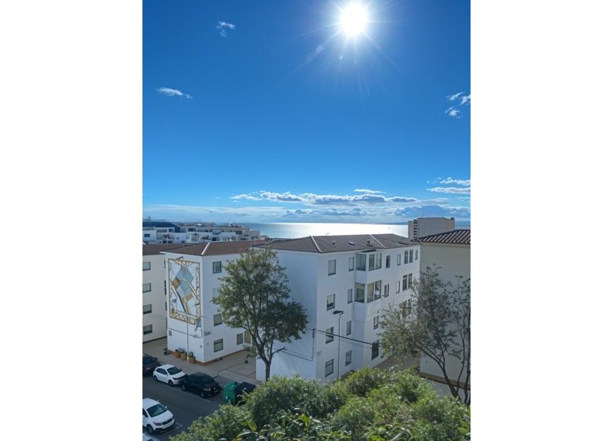 Resale - Apartment - Middle Floor Apartment - Estepona - Estepona Centro