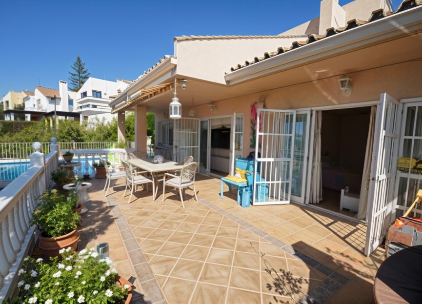 Resale - House - Detached Villa - Estepona - Estepona Centro