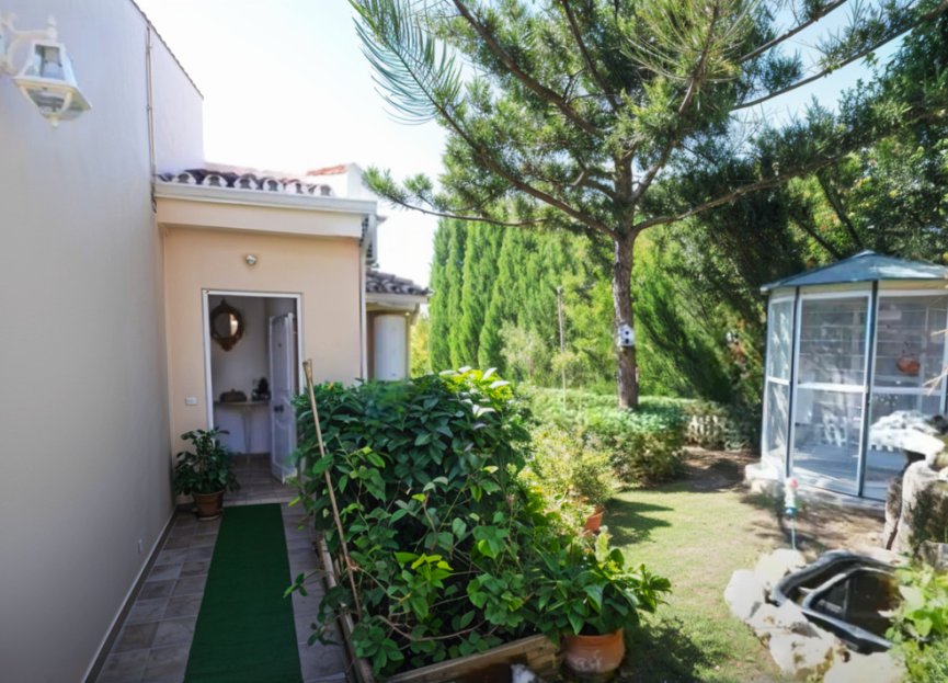 Resale - House - Detached Villa - Estepona - Estepona Centro