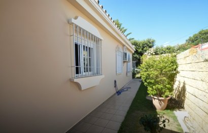 Resale - House - Detached Villa - Estepona - Estepona Centro