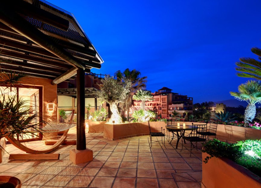 Resale - Apartment - Penthouse - Estepona - Estepona Centro