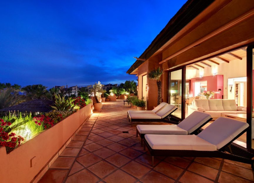 Resale - Apartment - Penthouse - Estepona - Estepona Centro