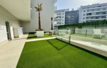 Resale - Apartment - Middle Floor Apartment - Marbella - Nueva Andalucia